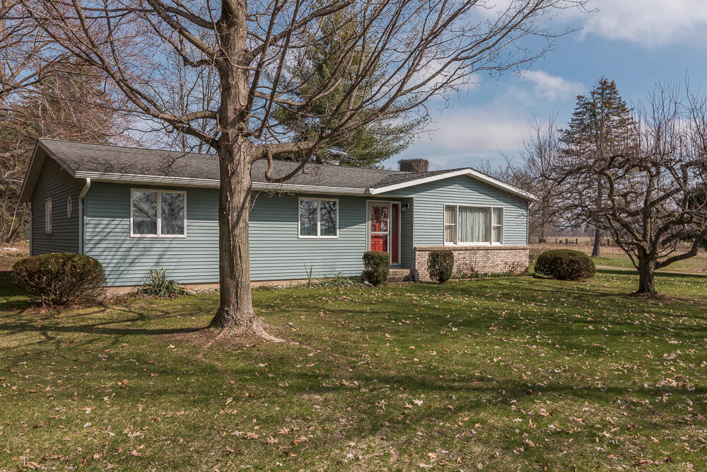 56582 Territorial Road Decatur, MI 49045 - Photo 2 of 46 Front a