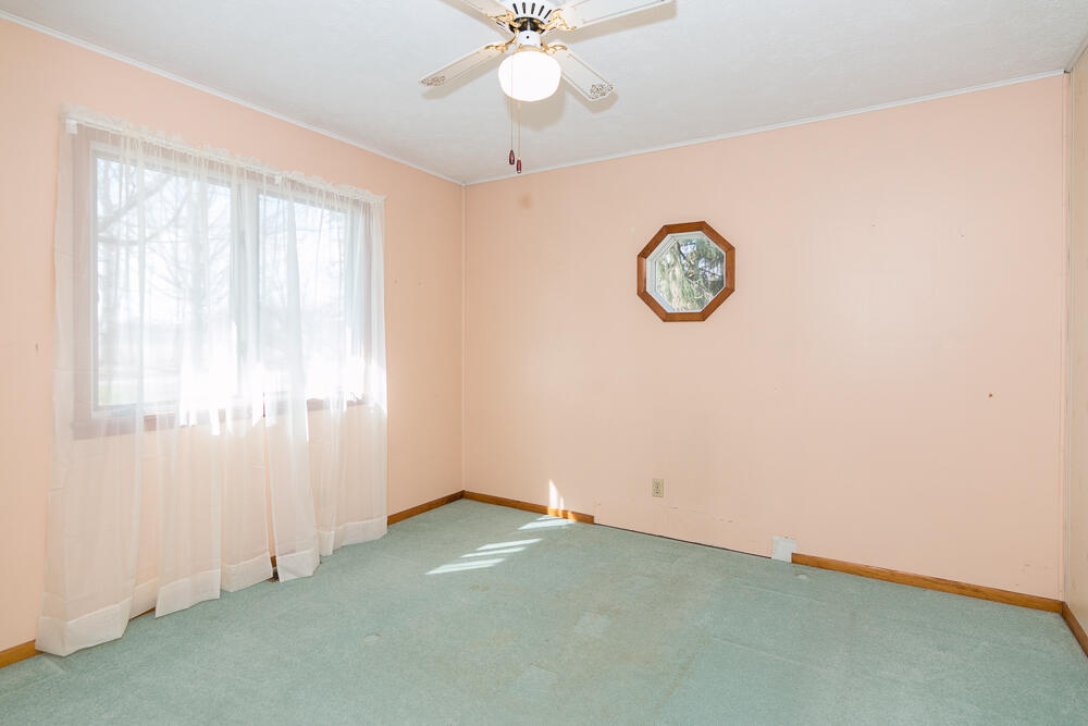 56582 Territorial Road Decatur, MI 49045 - Photo 24 of 46 Bed 2