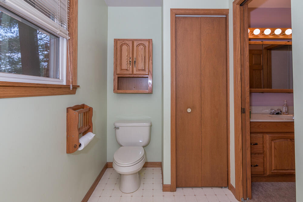 56582 Territorial Road Decatur, MI 49045 - Photo 30 of 46 Hall bath b