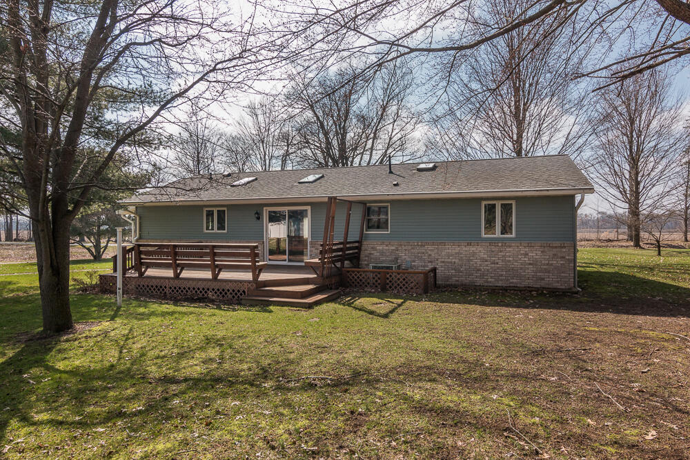 56582 Territorial Road Decatur, MI 49045 - Photo 3 of 46 Back a