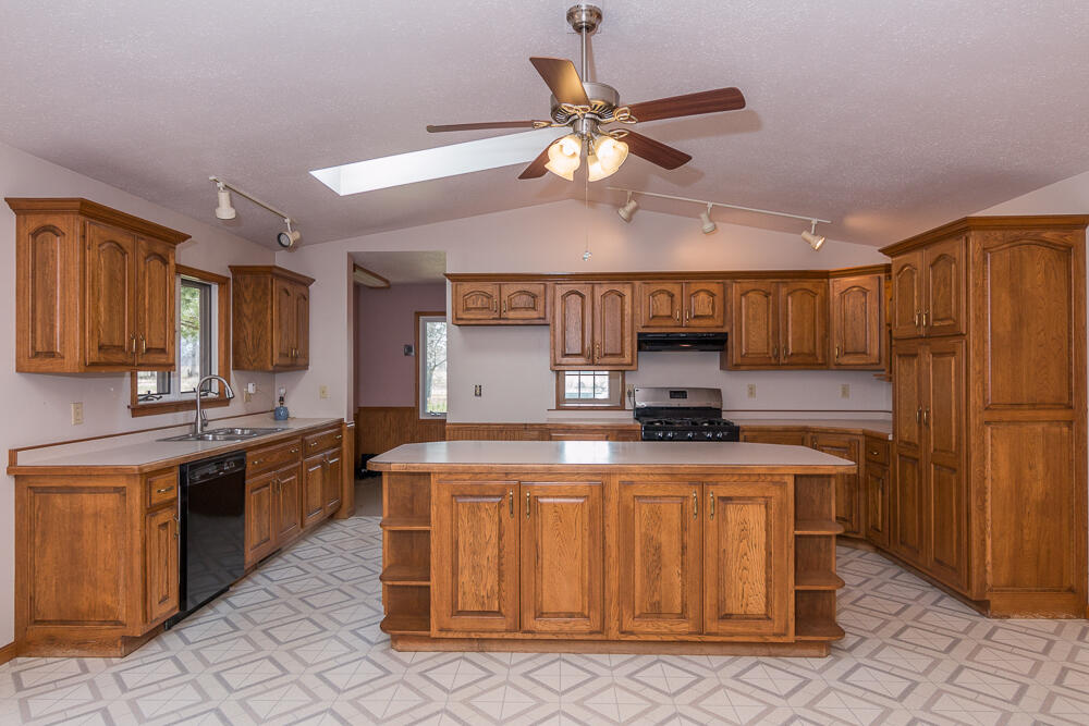 56582 Territorial Road Decatur, MI 49045 - Photo 8 of 46 Kit