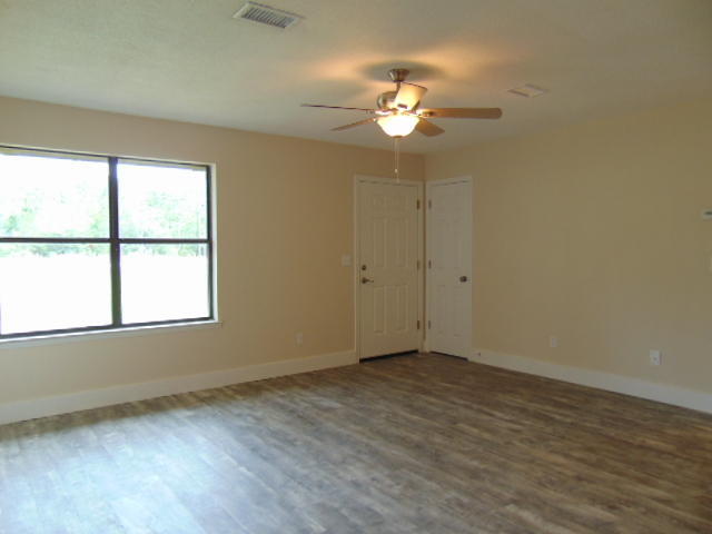 1952 Co Highway 3280 Freeport, FL 32439 - Photo 2 of 17 20171006135634190853000000-o