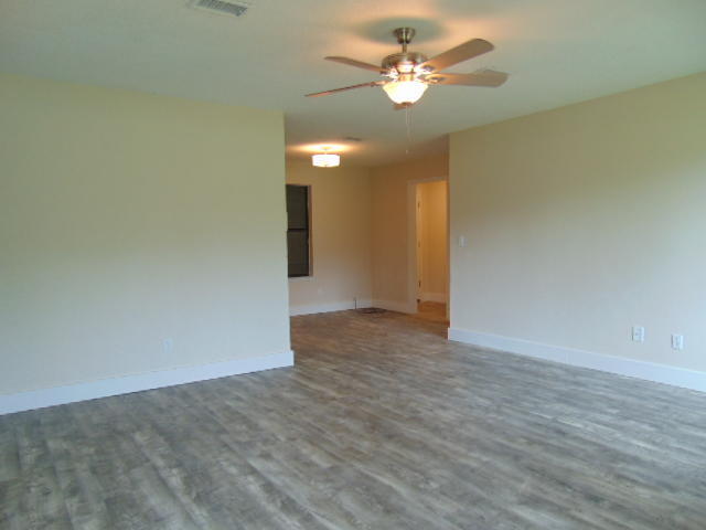 1952 Co Highway 3280 Freeport, FL 32439 - Photo 4 of 17 Front