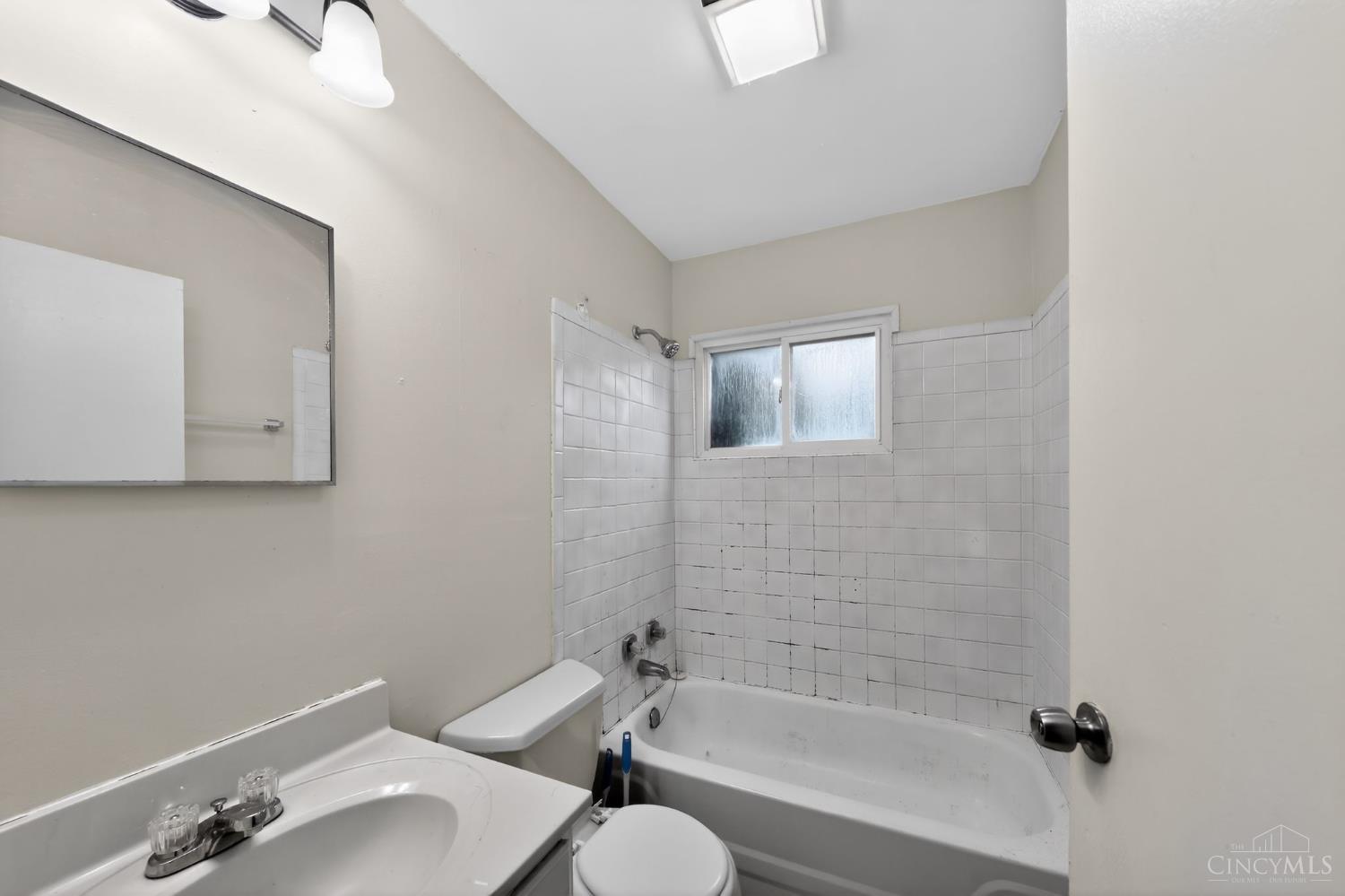 2584 Wenning Road Cincinnati, OH 45231 - Photo 22 of 31