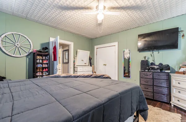 $169,900 | 209 Sycamore Street, Newburgh, IN 47630