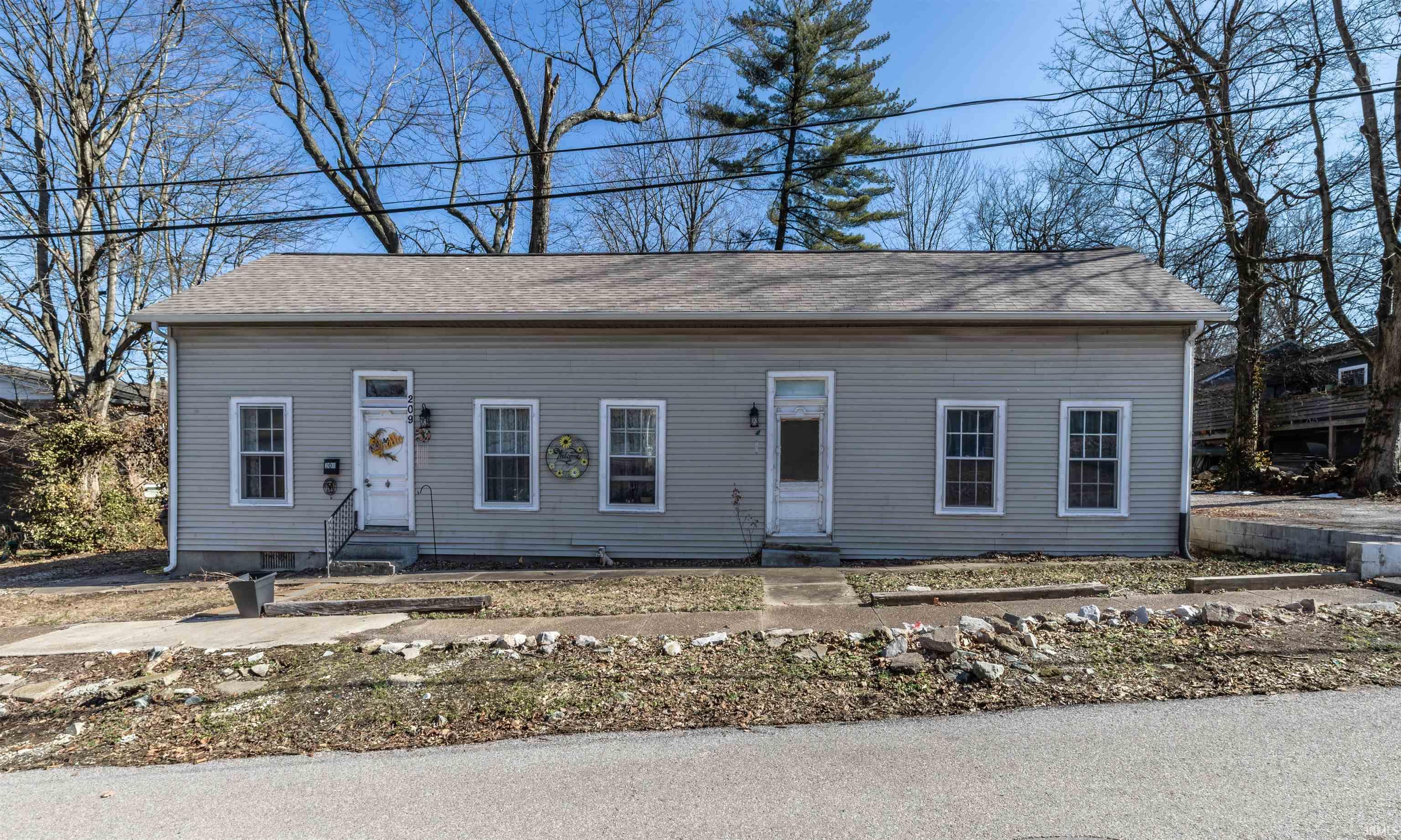 209 Sycamore Street Newburgh, IN 47630 - Photo 1 of 28 Gallery Image 1