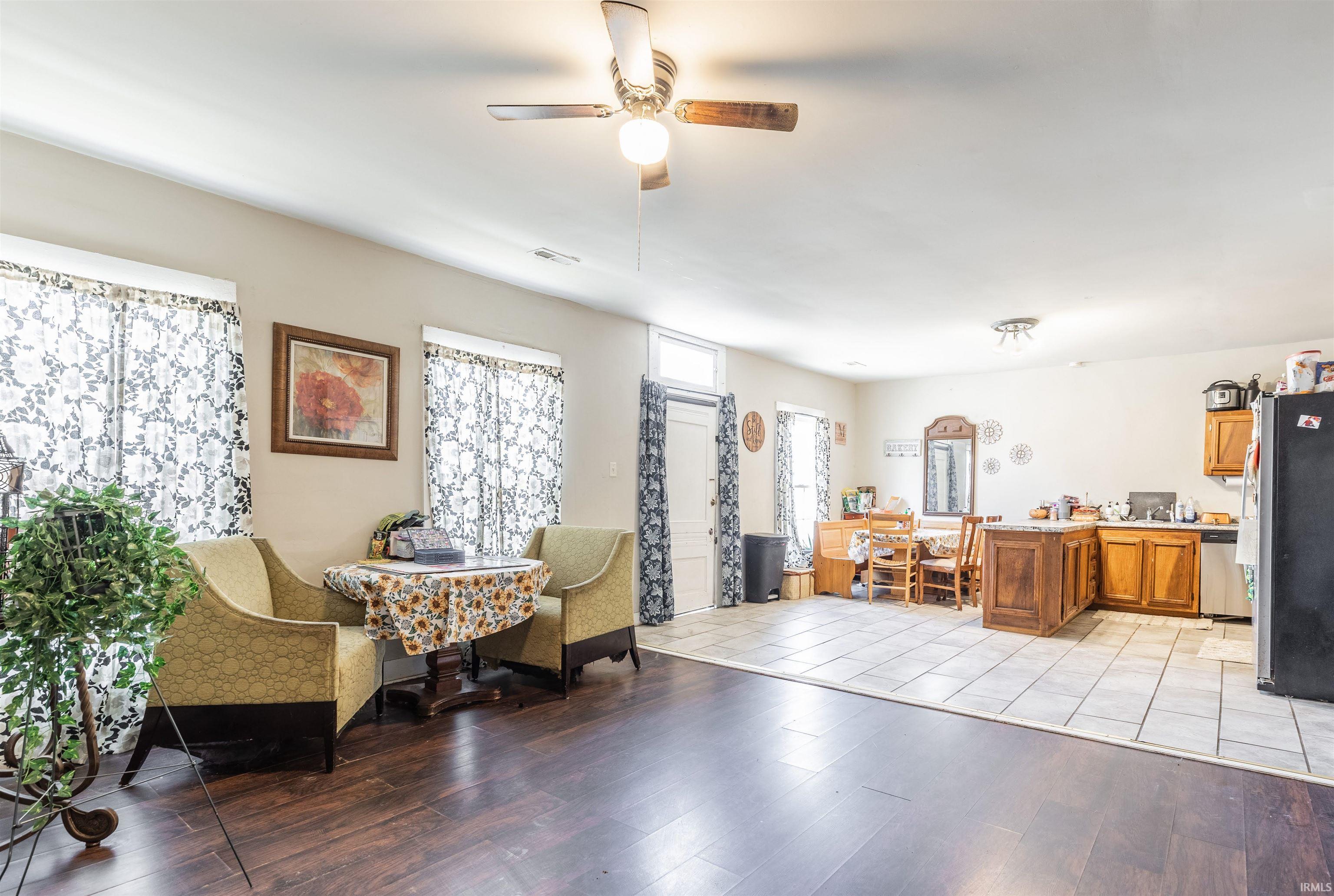 209 Sycamore Street Newburgh, IN 47630 - Photo 8 of 28 Gallery Image 8