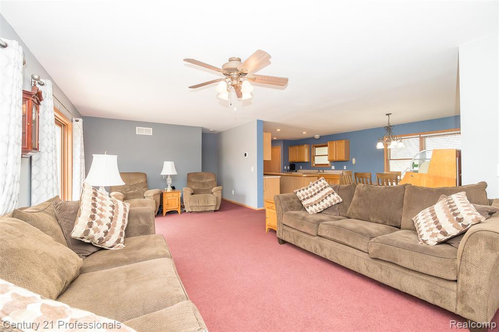 6591 Windiate Road Clarkston, MI 48346 - Photo 17 of 44