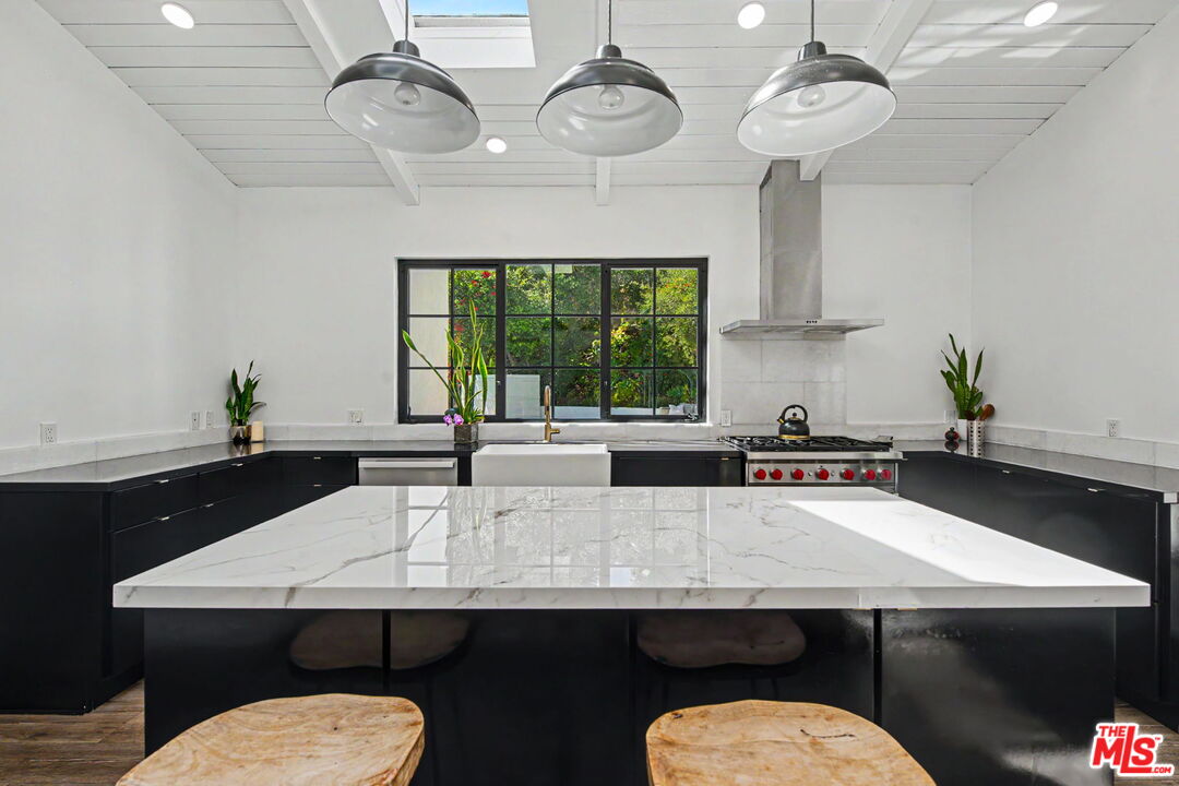 13019 Sky Valley Road Los Angeles, CA 90049 - Photo 26 of 49