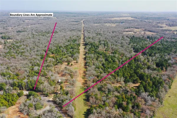 a view of a houses with sky view