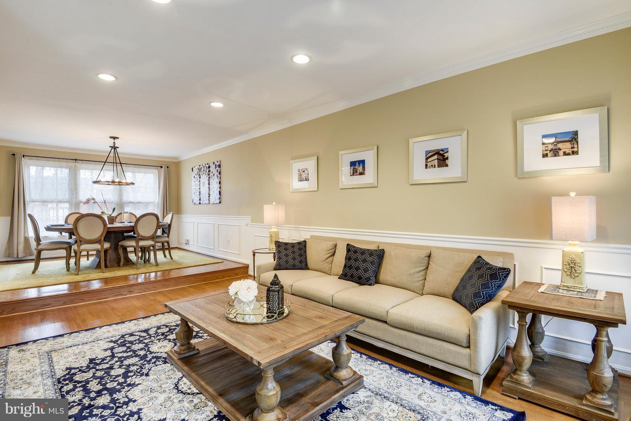 7 Thorburn Road Gaithersburg, MD 20878 - Photo 12 of 30 Living Room