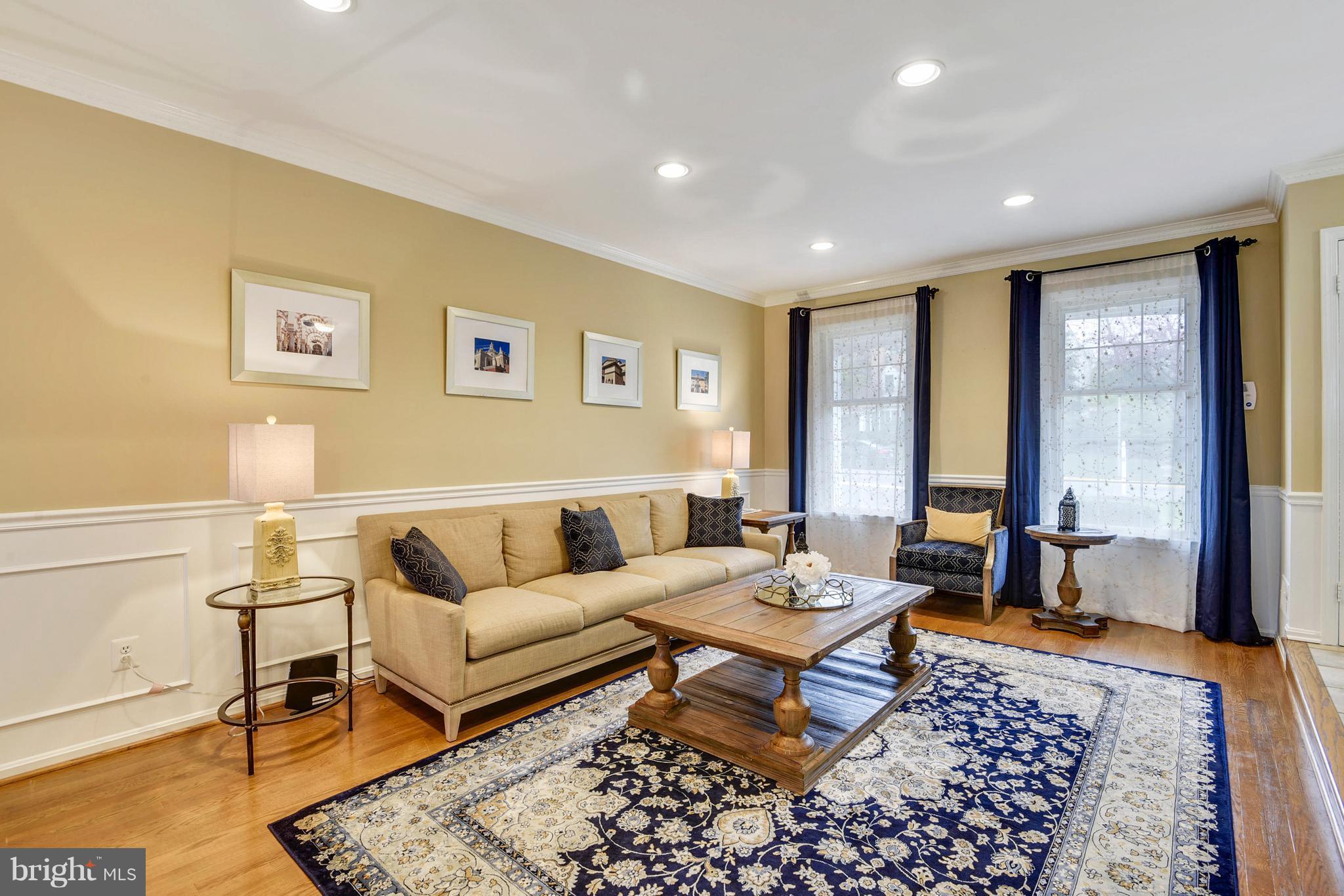 7 Thorburn Road Gaithersburg, MD 20878 - Photo 13 of 30 Living Room