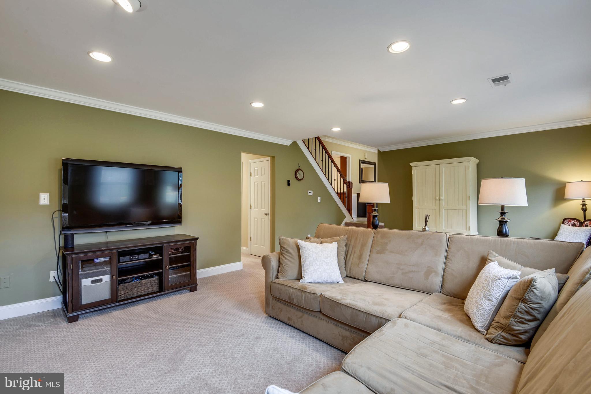 7 Thorburn Road Gaithersburg, MD 20878 - Photo 16 of 30 Family Room