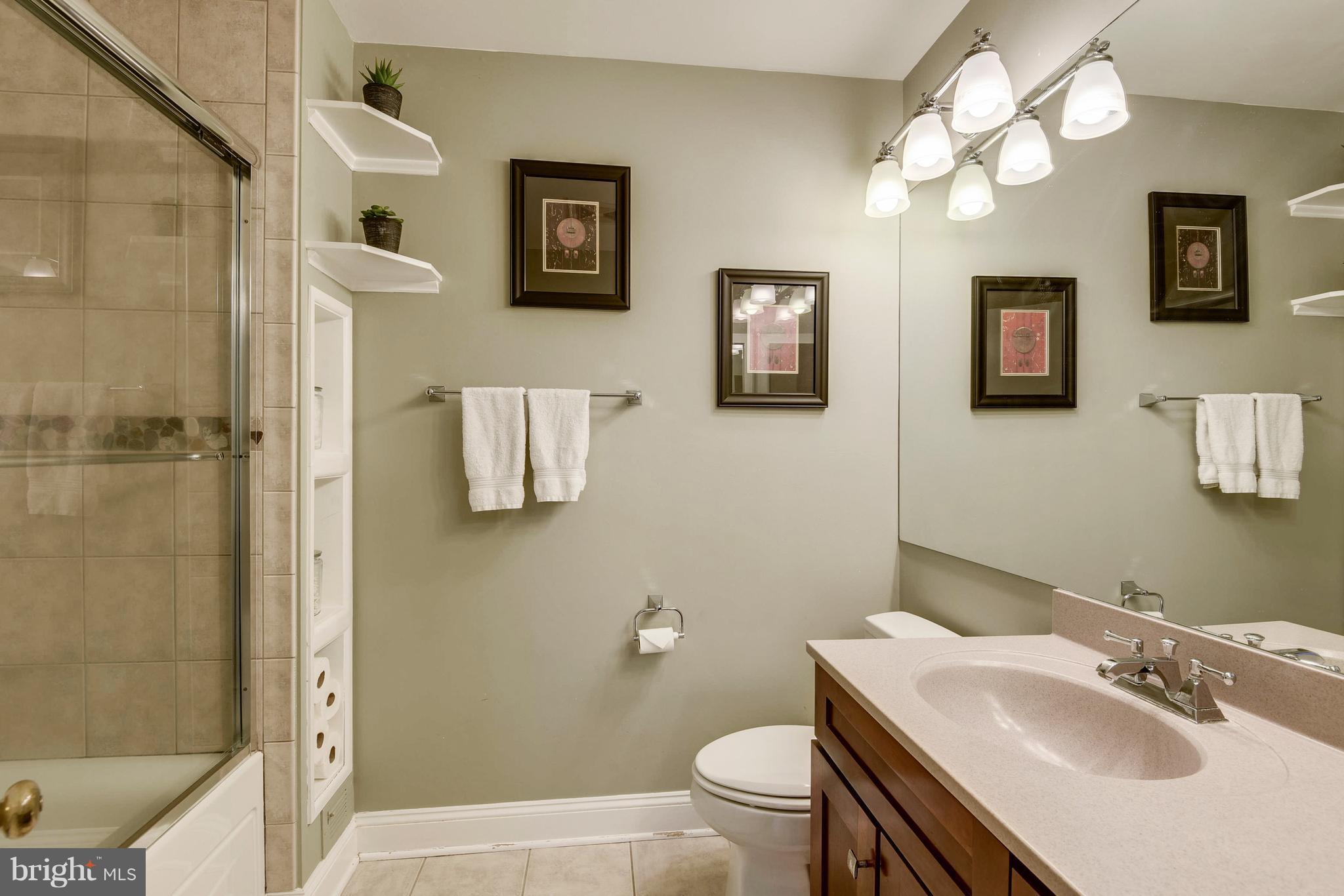 7 Thorburn Road Gaithersburg, MD 20878 - Photo 22 of 30 Bath (Master)
