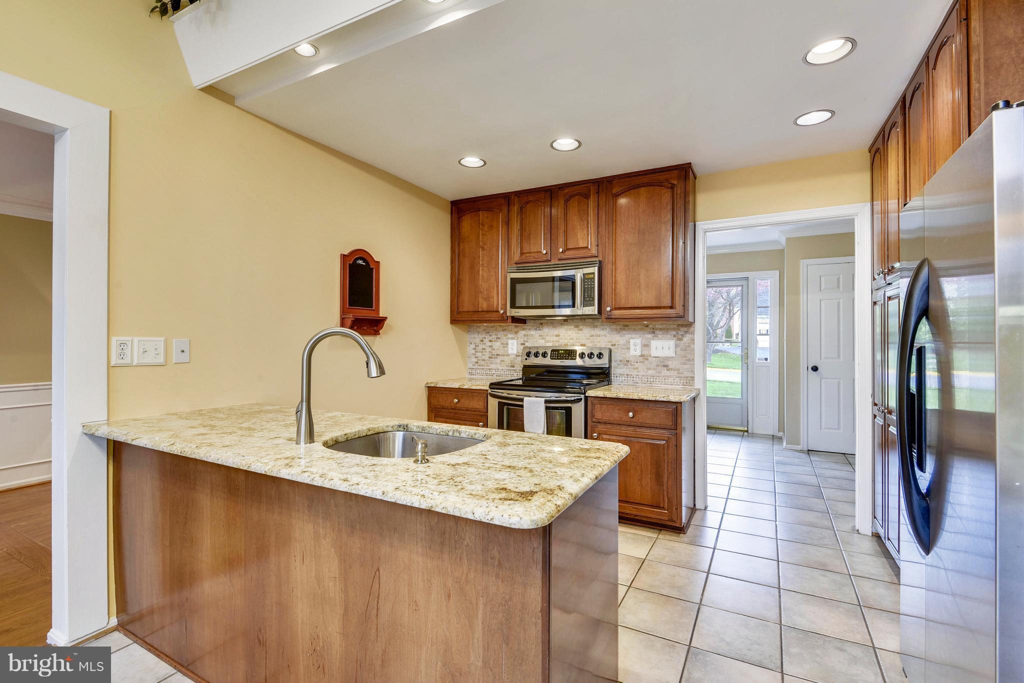 7 Thorburn Road Gaithersburg, MD 20878 - Photo 4 of 30 Kitchen
