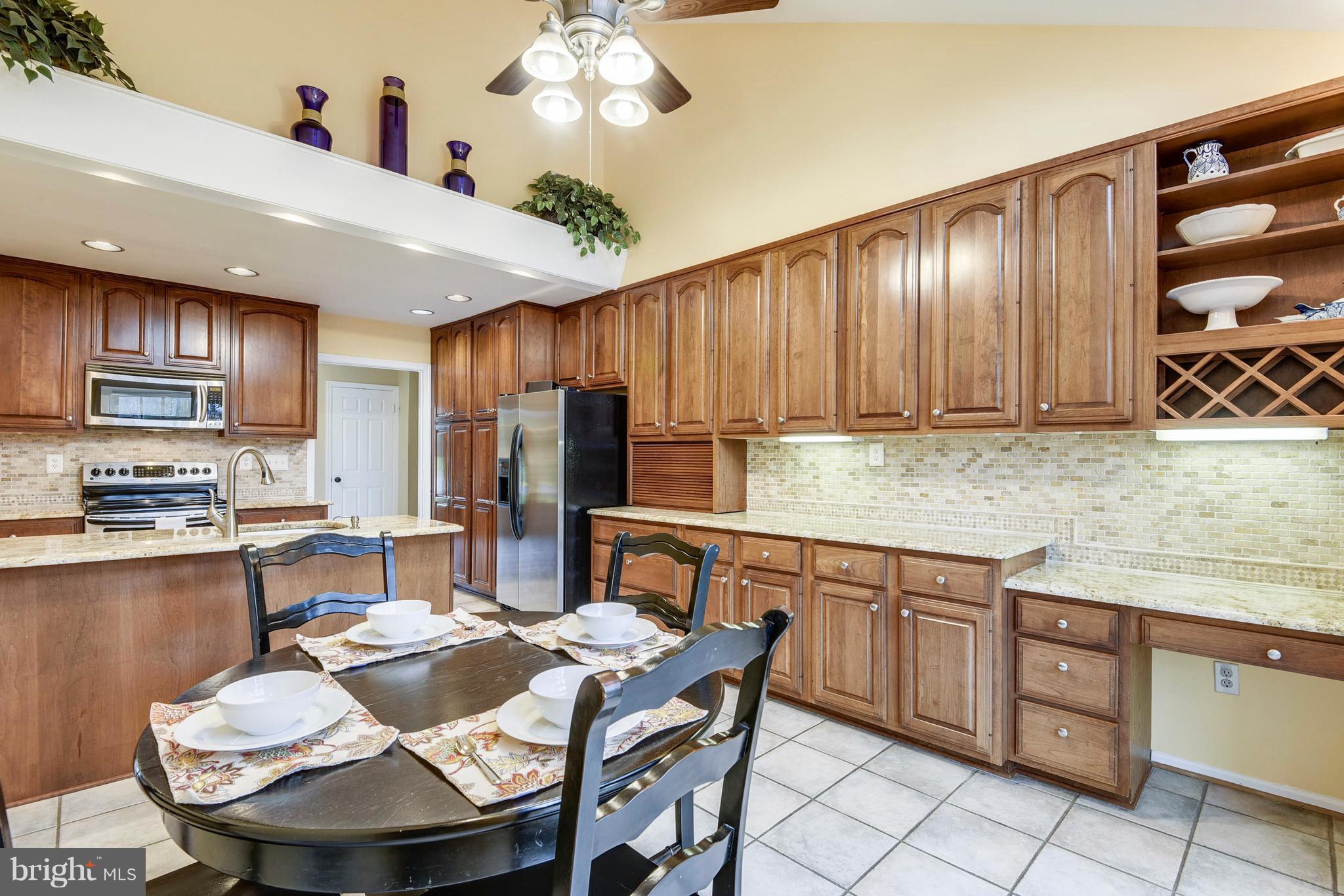 7 Thorburn Road Gaithersburg, MD 20878 - Photo 8 of 30 Kitchen