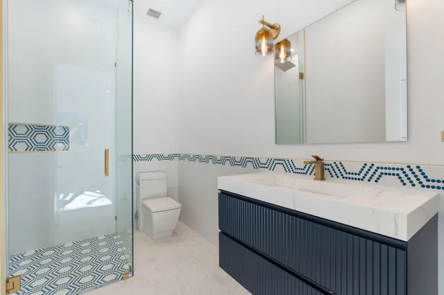 a view of a tennis court