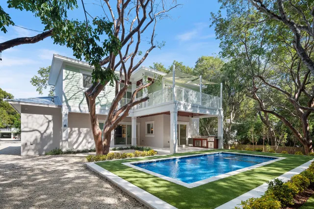 $3,290,000 | 114 Royal Lane, Islamorada, FL 33036