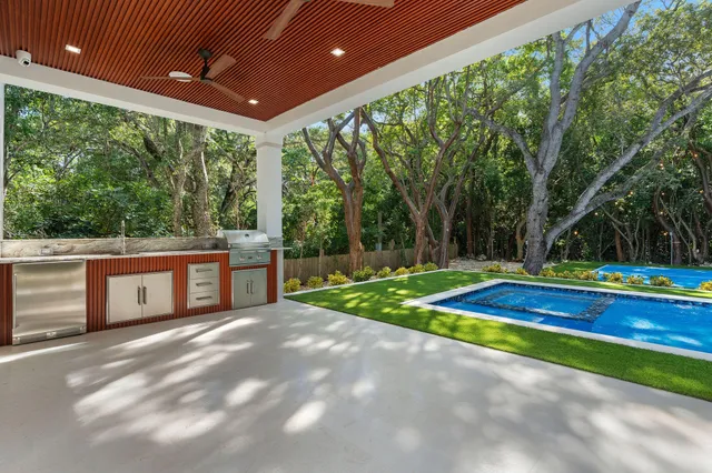 $3,290,000 | 114 Royal Lane, Islamorada, FL 33036