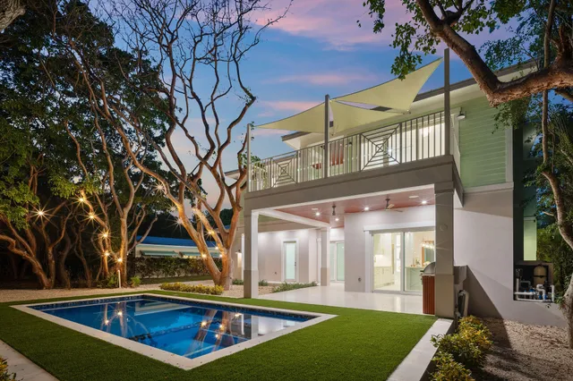 $3,290,000 | 114 Royal Lane, Islamorada, FL 33036