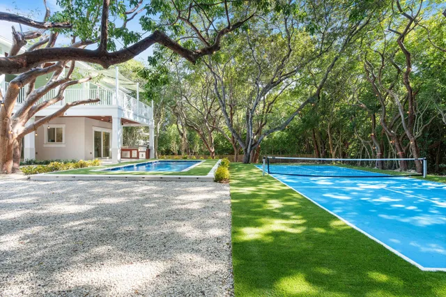 $3,290,000 | 114 Royal Lane, Islamorada, FL 33036