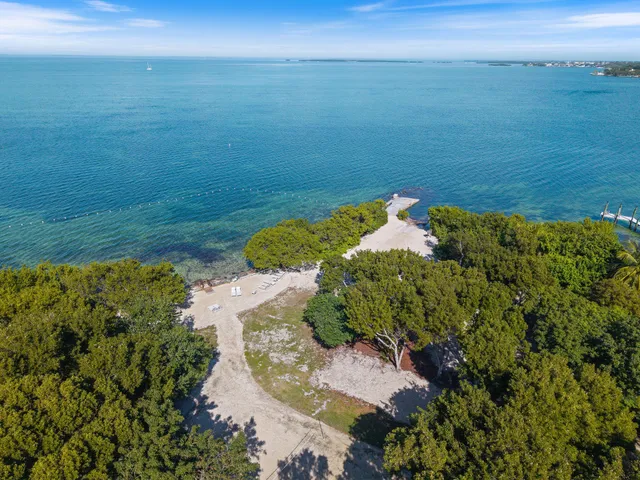 $3,290,000 | 114 Royal Lane, Islamorada, FL 33036