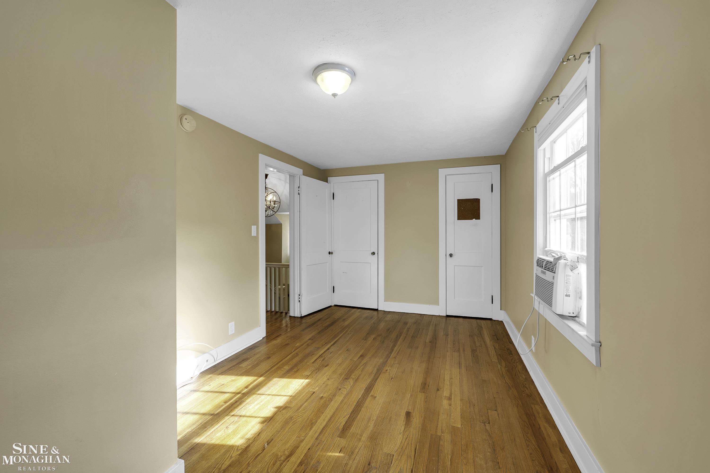 611 Fisher Road Grosse Pointe, MI 48230 - Photo 32 of 49 50158402-32e94dde-7bd0-4b45-8415-3284ed90f6c8.JPG