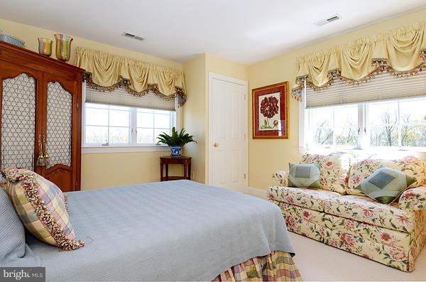 4344 Butler Road Glyndon, MD 21136 - Photo 11 of 17 Bedroom