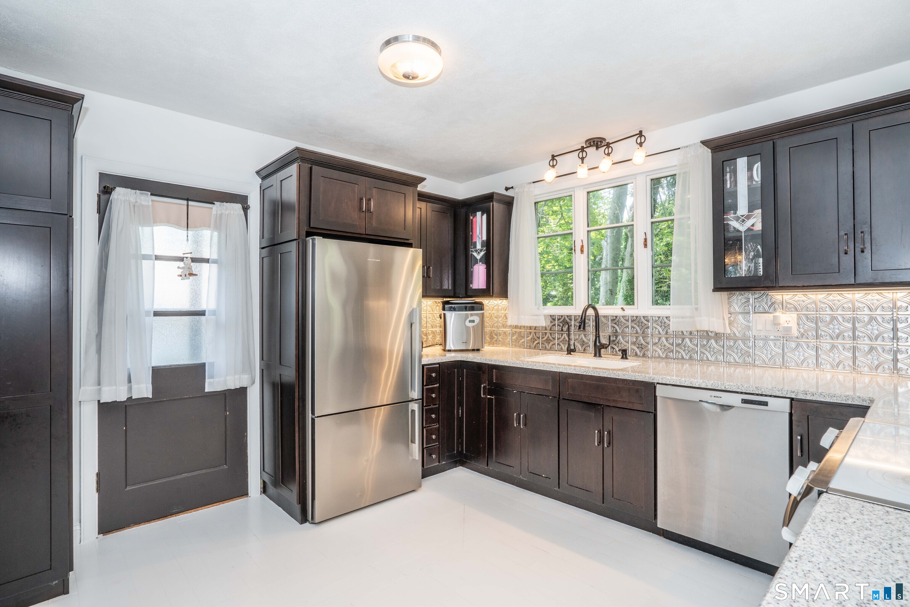 769 Ridge Road Wethersfield, CT 06109 - Photo 8 of 40