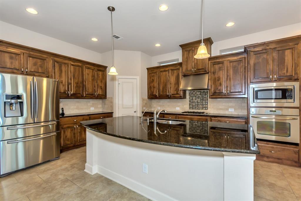307 Palacio Street Irving, TX 75039 - Photo 7 of 11