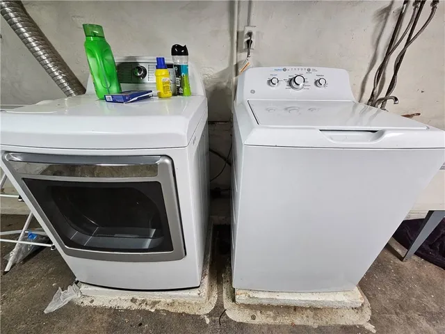 a view of utility room