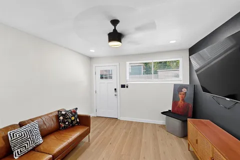 $525,000 | 712 West Eighth Street, Dallas, TX 75208