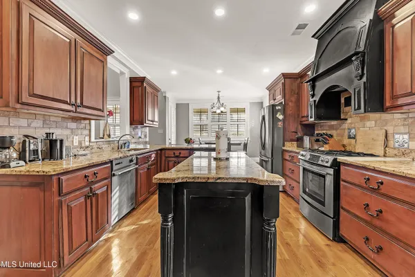 $739,900 | 4114 Dawkins Farm Drive, Olive Branch, MS 38654