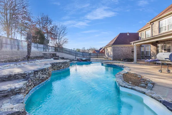 $739,900 | 4114 Dawkins Farm Drive, Olive Branch, MS 38654