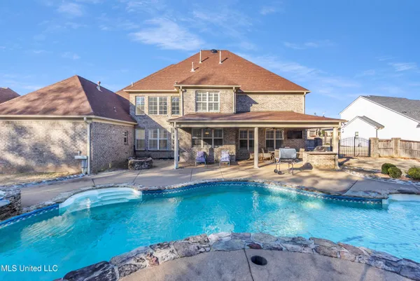 $739,900 | 4114 Dawkins Farm Drive, Olive Branch, MS 38654