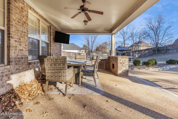 $739,900 | 4114 Dawkins Farm Drive, Olive Branch, MS 38654