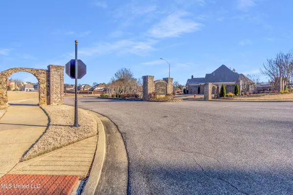 $739,900 | 4114 Dawkins Farm Drive, Olive Branch, MS 38654