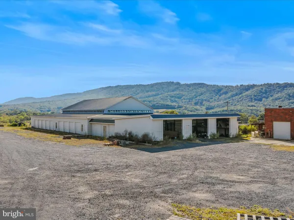 $1,699,000 | 427 Avalanche Trail, Paw Paw, WV 25434