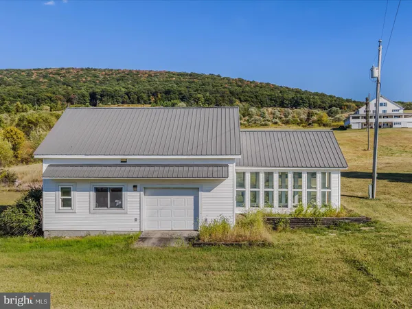 $1,699,000 | 427 Avalanche Trail, Paw Paw, WV 25434