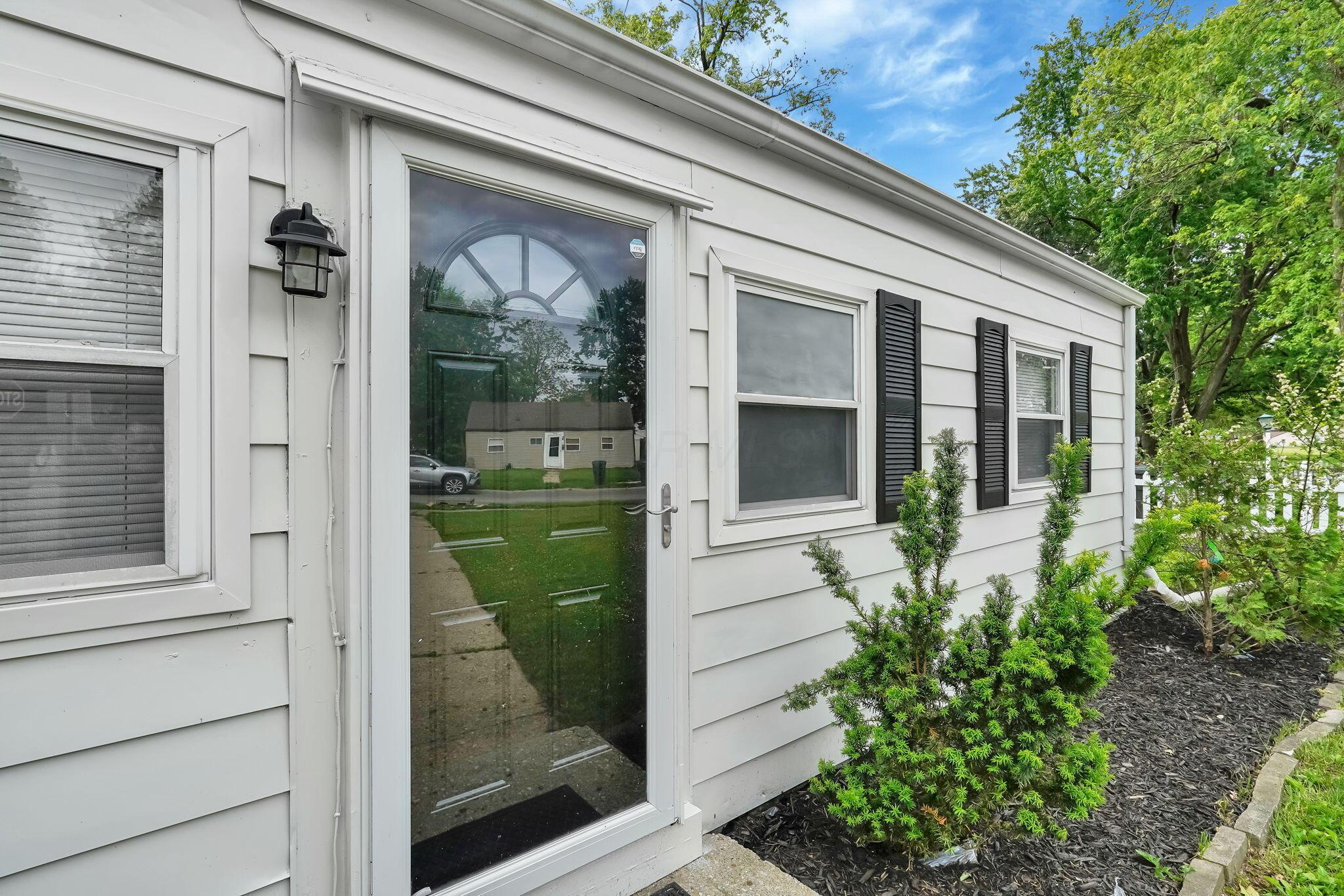 442 South Hampton Road Columbus, OH 43213 - Photo 6 of 29
