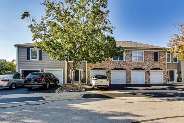 $2,975 | 534 River Front Circle, Unit 604, Naperville, IL 60540