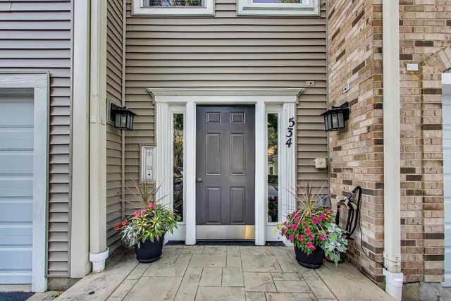 $2,975 | 534 River Front Circle, Unit 604, Naperville, IL 60540