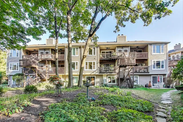 $2,975 | 534 River Front Circle, Unit 604, Naperville, IL 60540