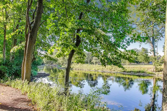 $2,975 | 534 River Front Circle, Unit 604, Naperville, IL 60540