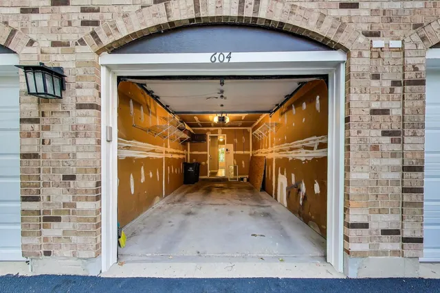 $2,975 | 534 River Front Circle, Unit 604, Naperville, IL 60540