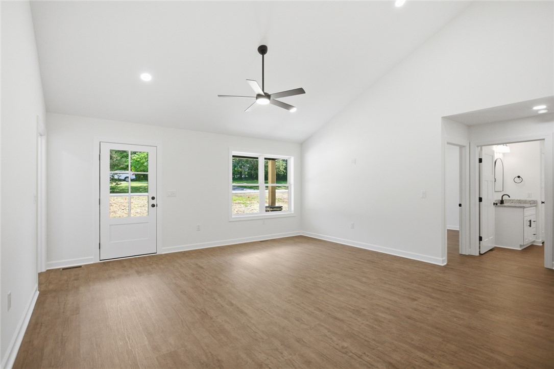 209 Castlebrook Drive Walhalla, SC 29691 - Photo 5 of 28