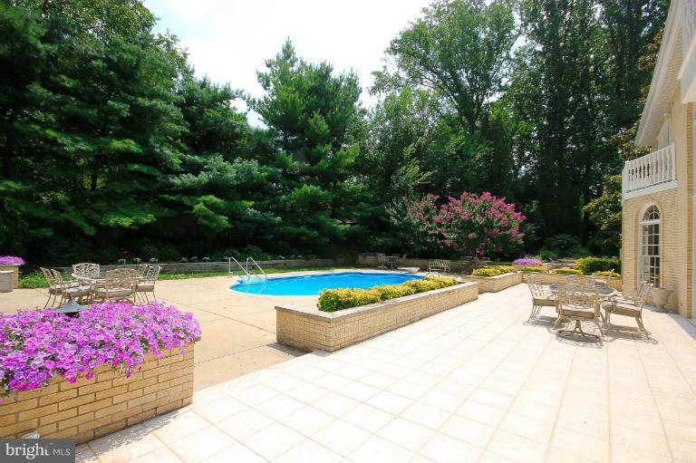 11005 Marcliff Road Rockville, MD 20852 - Photo 13 of 29 Exterior (Rear)