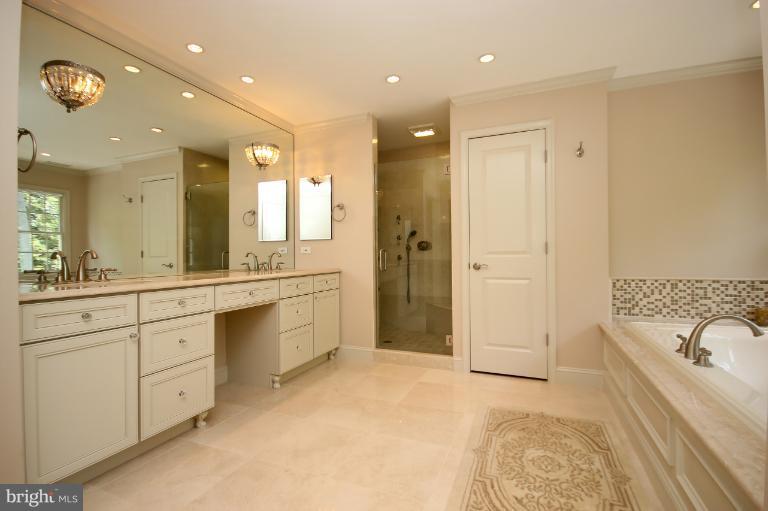 11005 Marcliff Road Rockville, MD 20852 - Photo 17 of 29 Bath (Master)