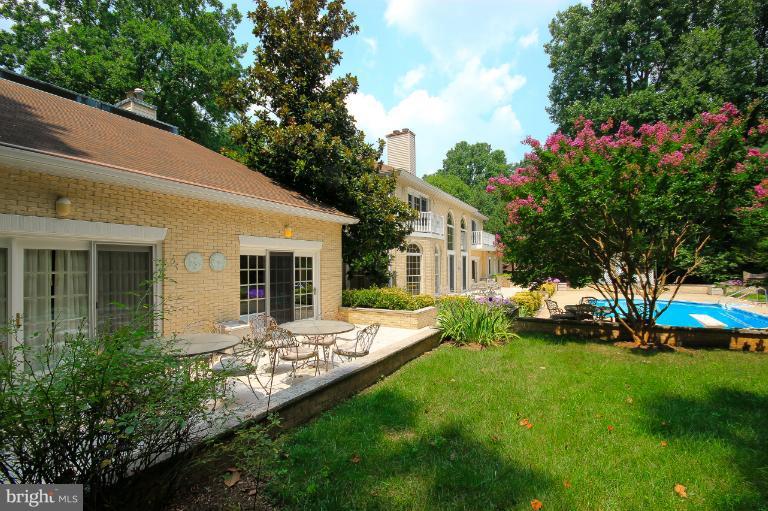 11005 Marcliff Road Rockville, MD 20852 - Photo 5 of 29 Exterior (Rear)