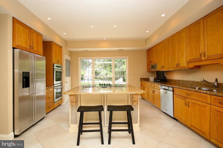 11005 Marcliff Road Rockville, MD 20852 - Photo 6 of 29 Kitchen